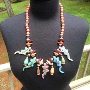 🔴 Vintage Gecko Painted Wooden Beaded Necklace